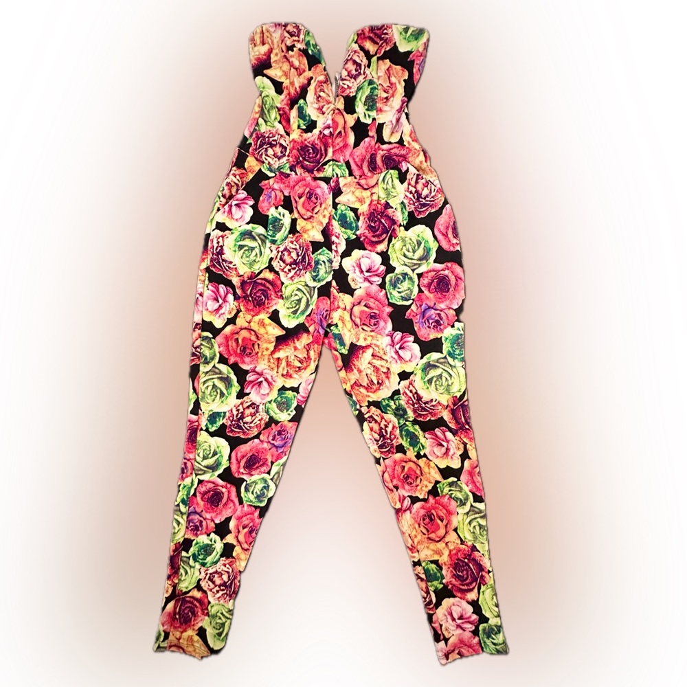 Flower printed jumpsuit. Worn 3 times. Size L.